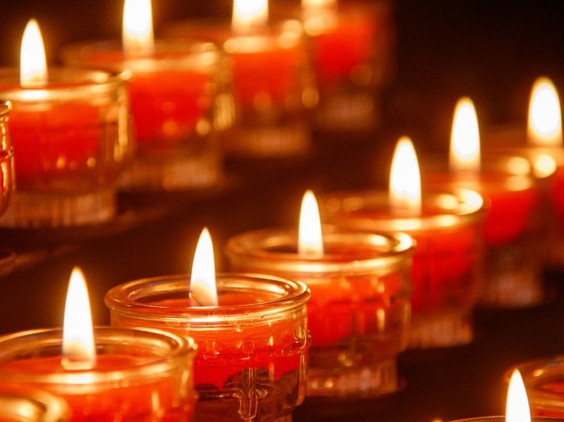 شمعة زجاجية متعددة الطبقات